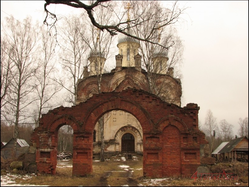 Церковь Воздвижения Честного Креста Господня в Хотошине, Тверская обл